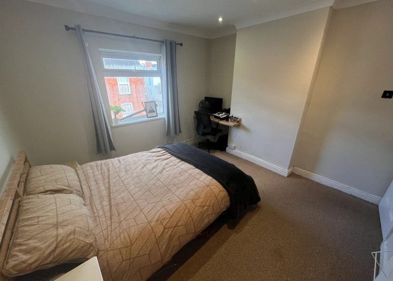 Scorer St - All Bills Included 3 bed - Thumbnail 6